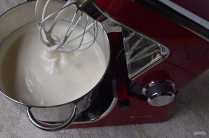 Торт с киви и клубникой Торт с киви и клубникой