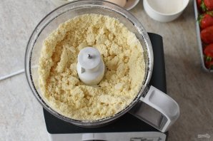 Пирог с клубникой и творогом Пирог с клубникой и творогом