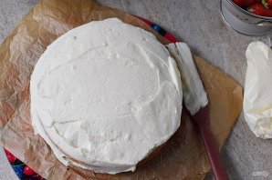 Торт с киви и клубникой Торт с киви и клубникой