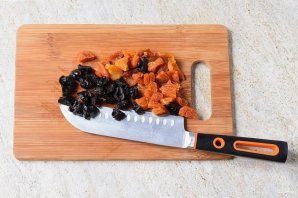 Постная пшенная каша с сухофруктами Постная пшенная каша с сухофруктами