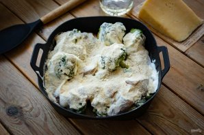 Курица с брокколи в духовке Курица с брокколи в духовке