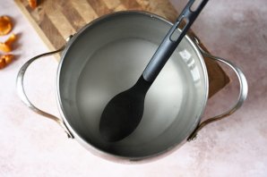 Лисички маринованные