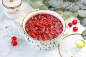 Вишня в сиропе Вишня в сиропе