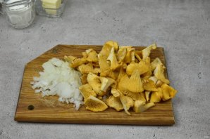Грибной соус с лисичками