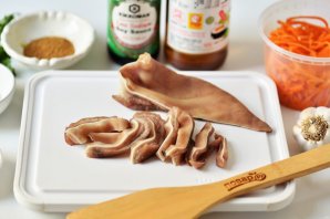 Свиные ушки по-корейски Свиные ушки по-корейски