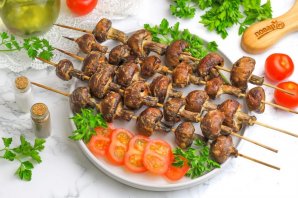 Шампиньоны на шпажках Шампиньоны на шпажках