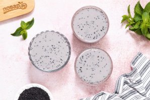 Панна котта с черным кунжутом Панна котта с черным кунжутом
