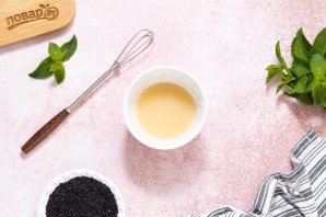 Панна котта с черным кунжутом Панна котта с черным кунжутом