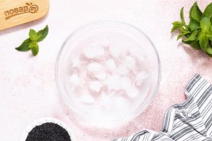 Панна котта с черным кунжутом Панна котта с черным кунжутом