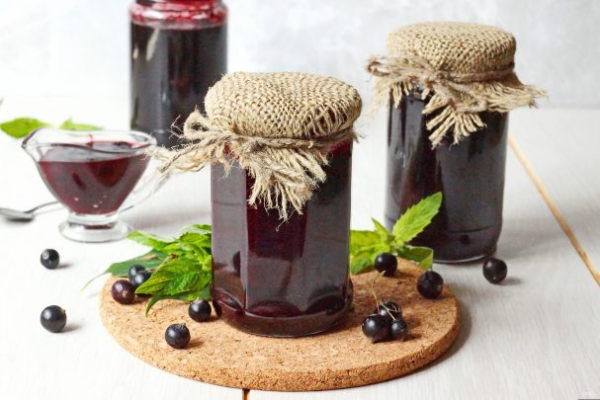 Пюре из черной смородины