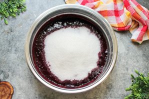 Пюре из черной смородины