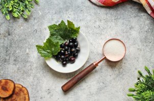Пюре из черной смородины