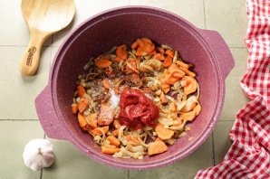 Ребрышки с фасолью
