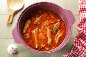Ребрышки с фасолью