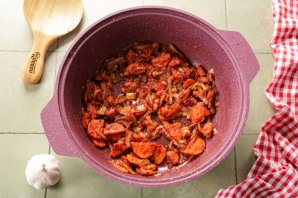 Ребрышки с фасолью
