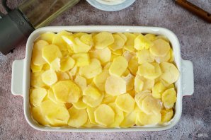 Рыба с картофелем, запеченные под майонезом