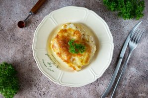 Рыба с картофелем, запеченные под майонезом