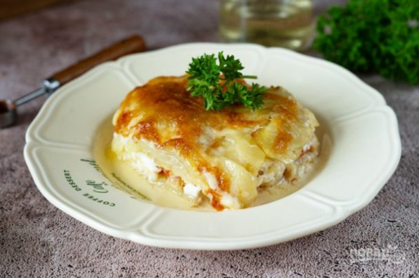 Рыба с картофелем, запеченные под майонезом