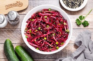 Салат из свеклы с огурцами