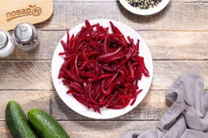 Салат из свеклы с огурцами