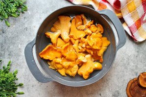 Салат из жареных лисичек Салат из жареных лисичек