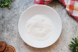 Слоеный пирог с клубникой Слоеный пирог с клубникой