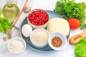 Жареный сулугуни с соусом Жареный сулугуни с соусом