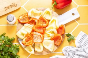 Маринованный болгарский перец с чесноком Маринованный болгарский перец с чесноком