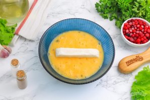 Жареный сулугуни с соусом Жареный сулугуни с соусом