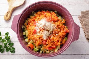 Икра кабачковая с болгарским перцем Икра кабачковая с болгарским перцем