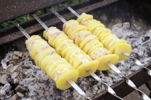 Картофель на шампурах Картофель на шампурах