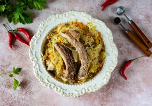 Квашеная капуста со свининой Квашеная капуста со свининой