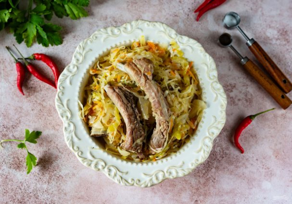 Квашеная капуста со свининой Квашеная капуста со свининой