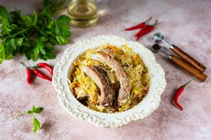 Квашеная капуста со свининой Квашеная капуста со свининой