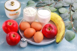 Пирог с яблоками и бананами