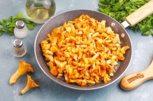 Пирог с лисичками и сыром