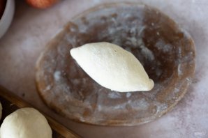 Пирожки с яблоками в духовке Пирожки с яблоками в духовке
