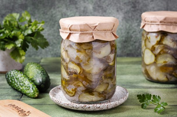 Салат с огурцами на зиму