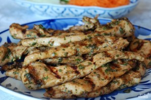 Закуска из курицы и свежих овощей Закуска из курицы и свежих овощей