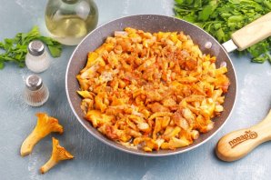 Пирог с лисичками и сыром