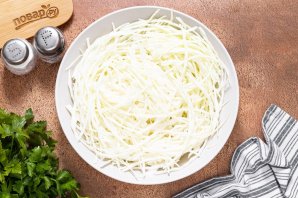 Капуста тушеная с луком