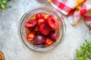 Компот из ранеток и слив