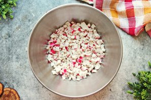 Крабовый салат с кукурузой