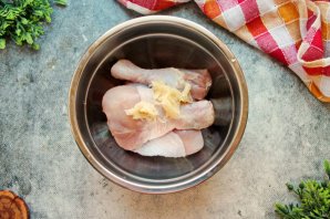 Куриные голени с картофелем Куриные голени с картофелем