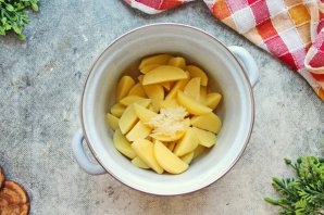 Куриные голени с картофелем Куриные голени с картофелем