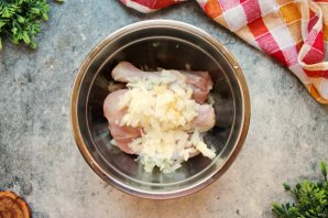 Куриные голени с картофелем Куриные голени с картофелем