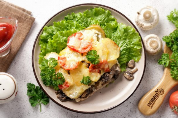 Мясо по-французски с картошкой и грибами Мясо по-французски с картошкой и грибами