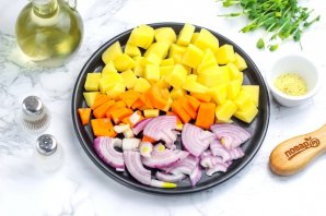 Мясо с консервированной фасолью Мясо с консервированной фасолью
