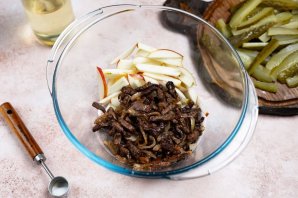 Пражский салат с говядиной