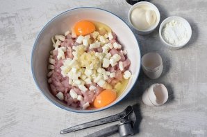 Рубленые куриные котлеты с сыром
